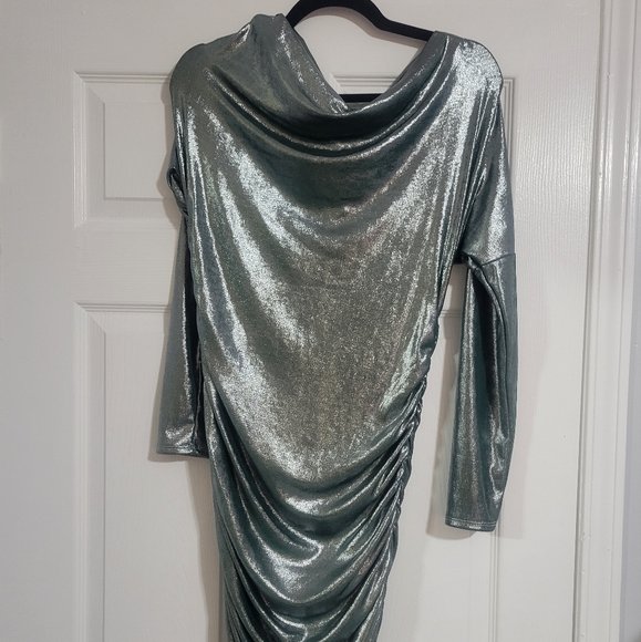 Dress - Picture 2 of 4